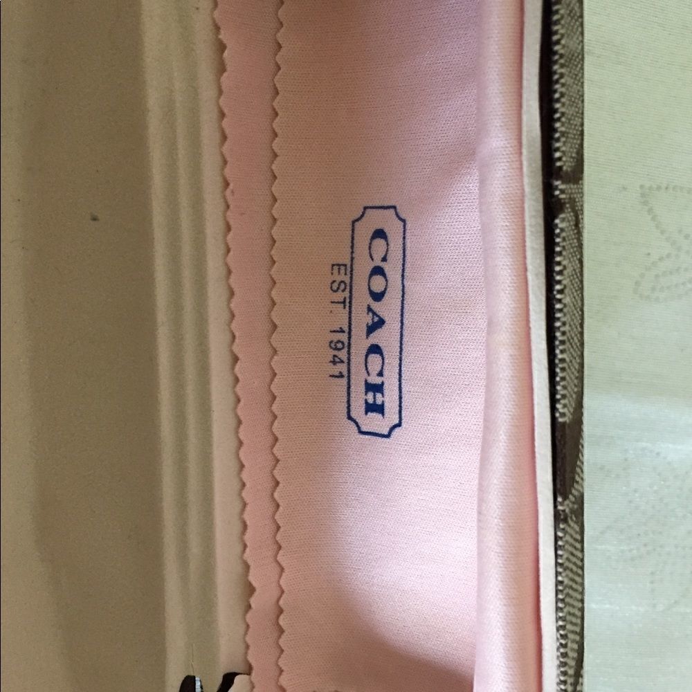 COACH monogram sunglass case Hard Shell - Picture 3 of 5